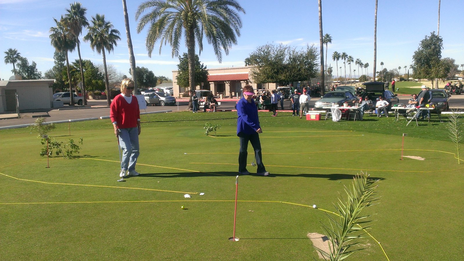 Jan (red) wins the Moose Putting Tournament 2013